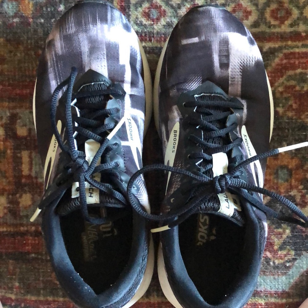 Brooks women’s 7 1/2 sneakers